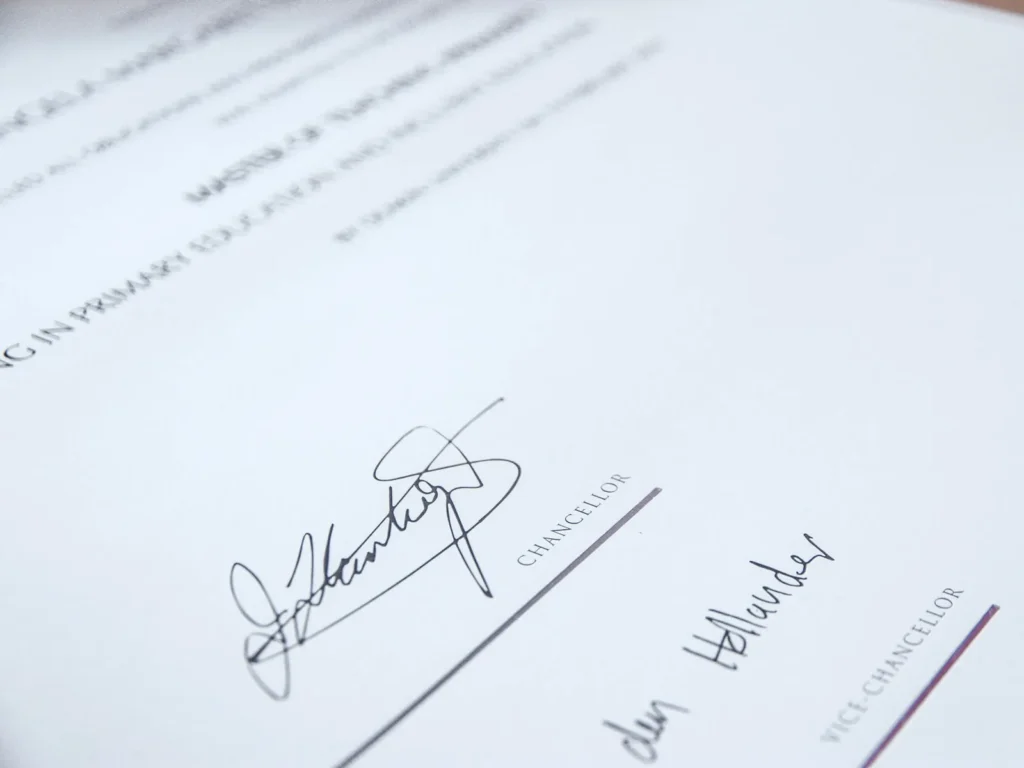 Documento firmato con timbro: un'offerta commerciale accettata